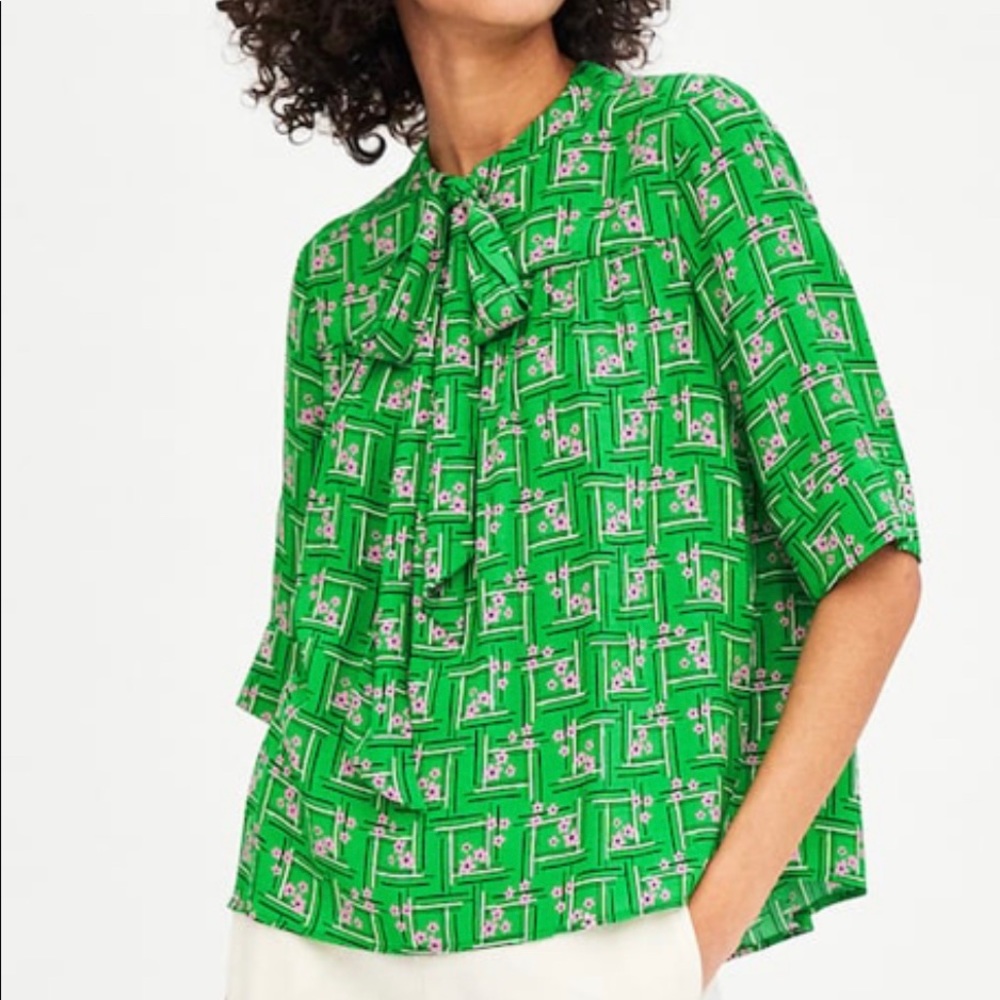 Cute Zara blouse perfect for spring!